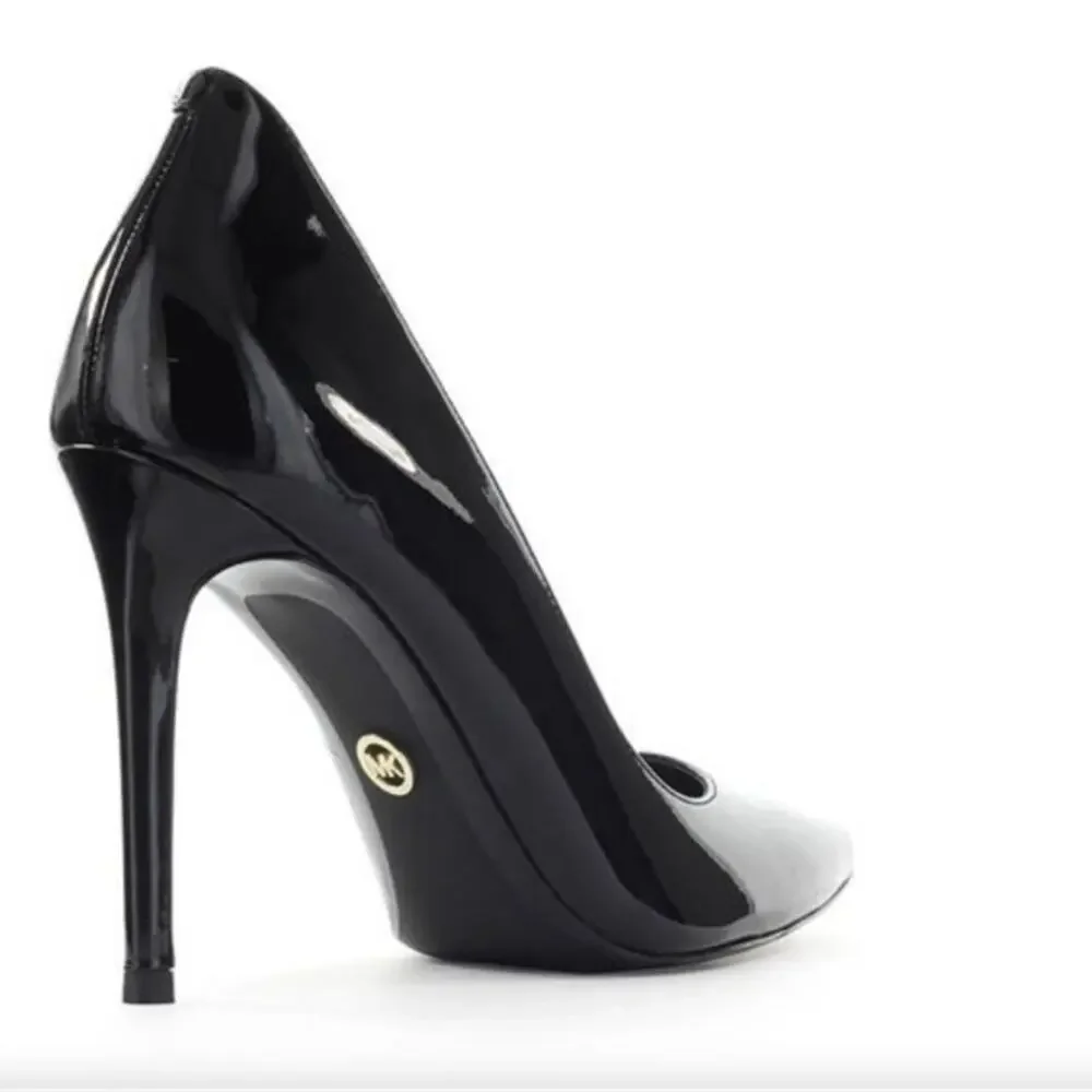 NEW $595 Michael Kors Muse Timeless Black Patent Leather Stiletto Pumps Size 9